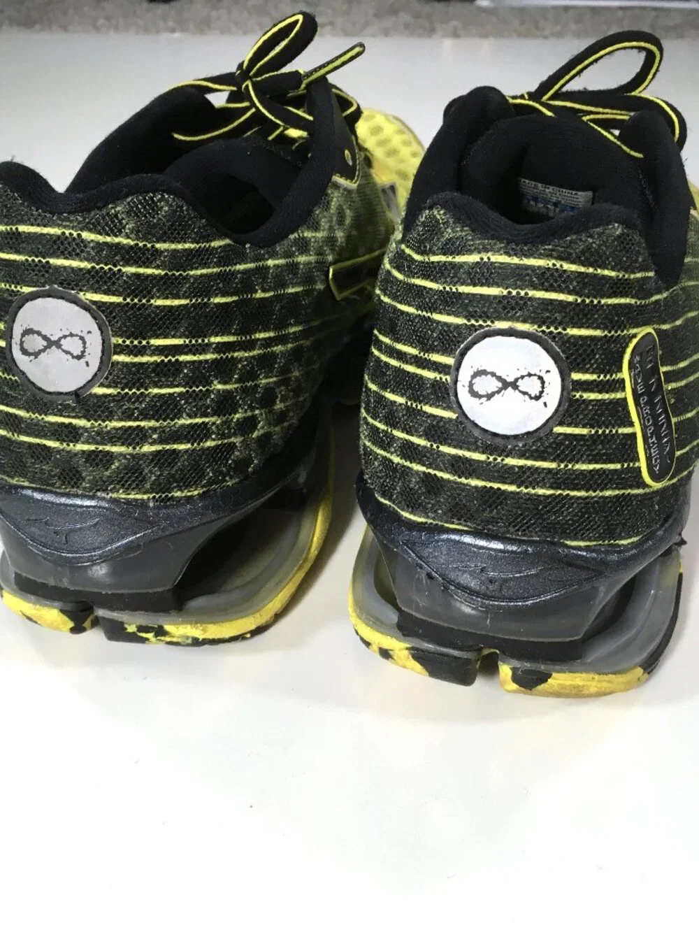 Mizuno Wave Prophecy 4 Running Shoes Mens Size 9 Black Yellow J1GC150012